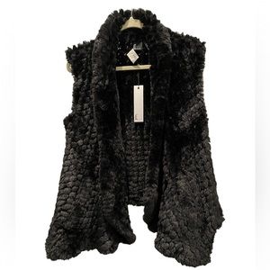 LT black faux fur vest size S